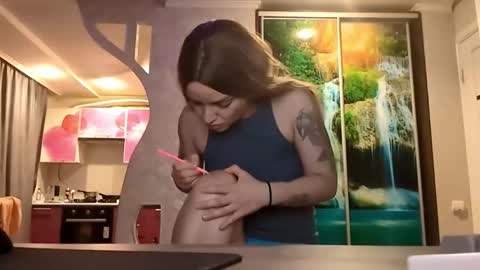 Snapshot of aurorestrickert chatting on February 2026 04:49:01 PM Emma online show from February 2026 04:49:01 PM