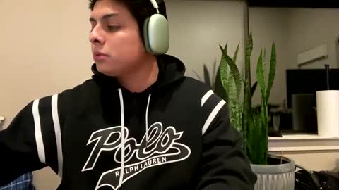 Snapshot of aussiepurple chatting on December 2024 07:10:01 AM HarrisonGeorge online show from December 2024 07:10:01 AM