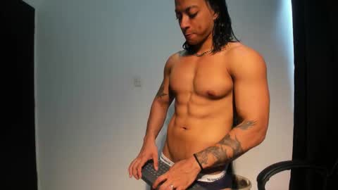 Snapshot of austiin_haze chatting on February 2026 01:29:02 PM Austin online show from February 2026 01:29:02 PM