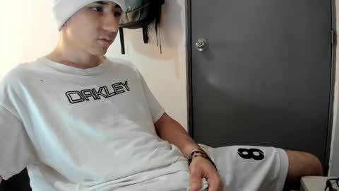 Snapshot of austin1119a chatting on October 2025 05:25:01 PM austin1119a online show from October 2025 05:25:01 PM