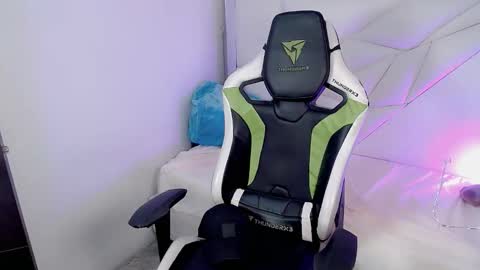 Snapshot of austin_col_ chatting on September 2025 03:49:02 PM AUSTIN online show from September 2025 03:49:02 PM