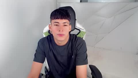 Snapshot of austin_col_ chatting on September 2025 02:22:02 PM AUSTIN online show from September 2025 02:22:02 PM