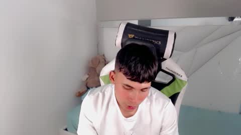 Snapshot of austin_col_ chatting on October 2025 08:54:02 PM AUSTIN online show from October 2025 08:54:02 PM