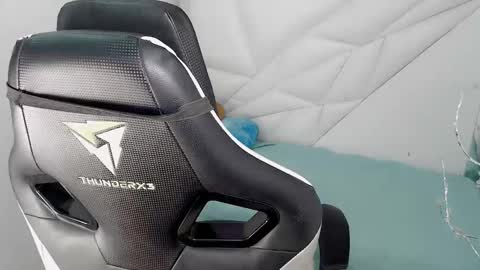 Snapshot of austin_col_ chatting on November 2025 04:09:01 PM AUSTIN online show from November 2025 04:09:01 PM