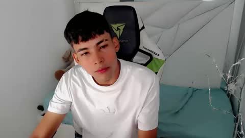 Snapshot of austin_col_ chatting on November 2025 12:27:02 PM AUSTIN online show from November 2025 12:27:02 PM