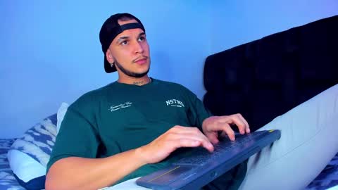 A online show from December 2024 05:03:01 AM