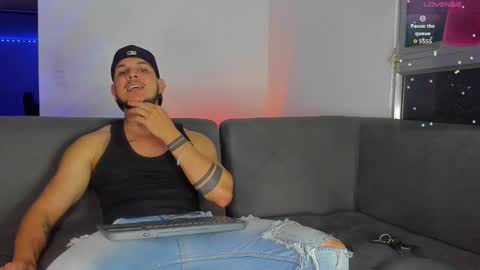 A online show from November 2025 10:52:02 PM