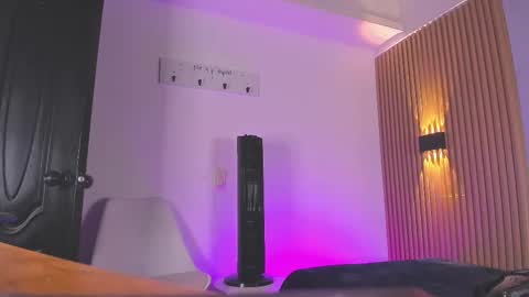 Snapshot of austin_rouse chatting on October 2025 08:15:02 AM austin_rouse online show from October 2025 08:15:02 AM