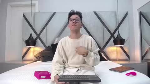 austinreeds online show from September 2025 02:42:02 PM