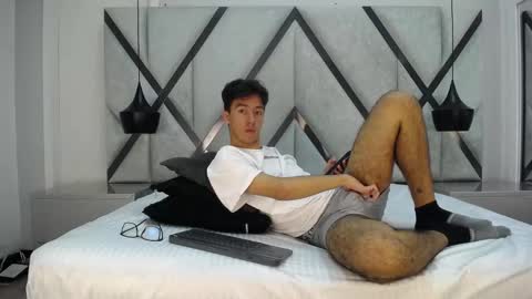 austinreeds online show from October 2025 03:24:01 PM