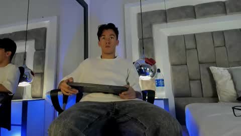 austinreeds online show from March 2026 12:01:02 PM