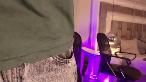 austinreeds online show from April 2026 01:31:02 PM