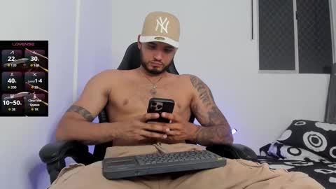 Snapshot of austintorres_ chatting on February 2026 02:08:01 AM AustinTorres online show from February 2026 02:08:01 AM