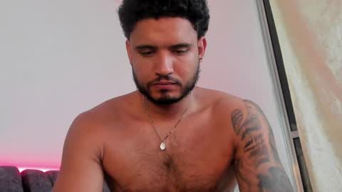 Snapshot of austintorres_ chatting on April 2026 06:19:01 AM AustinTorres online show from April 2026 06:19:01 AM