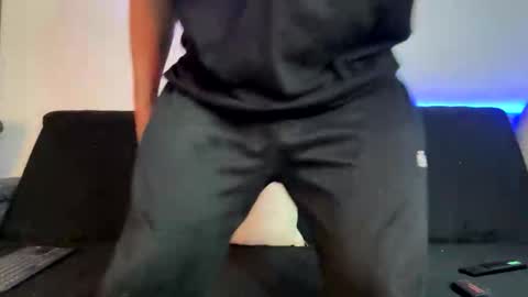 Snapshot of austintorres_ chatting on April 2026 01:08:01 AM AustinTorres online show from April 2026 01:08:01 AM