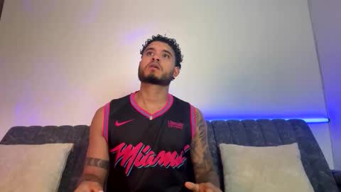 Snapshot of austintorres_ chatting on May 2026 01:23:01 AM AustinTorres online show from May 2026 01:23:01 AM