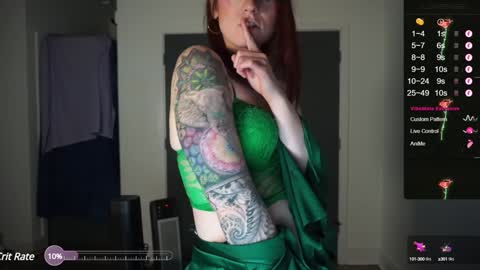 Snapshot of autumnnights chatting on December 2024 10:51:01 PM online show from December 2024 10:51:01 PM