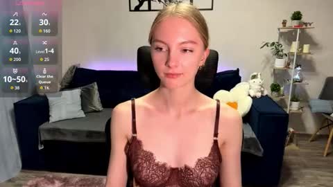 Snapshot of autumnroginson chatting on October 2025 06:57:02 PM Annie online show from October 2025 06:57:02 PM