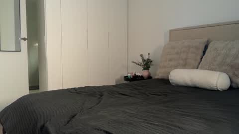 Ava  online show from February 2026 12:03:01 AM