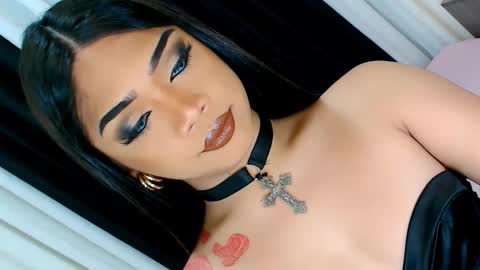 Ava online show from November 2025 04:37:01 AM