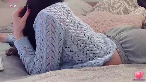 Snapshot of avaaluna chatting on October 2025 01:17:01 PM AvaaLuna online show from October 2025 01:17:01 PM