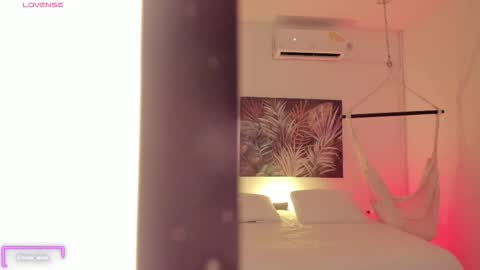 Snapshot of avalon_badger chatting on November 2025 05:47:02 PM Avalon online show from November 2025 05:47:02 PM