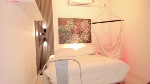 Avalon online show from November 2025 07:43:01 PM