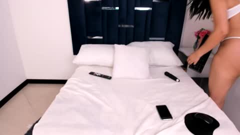 avanibloom  online show from February 2026 01:21:02 PM