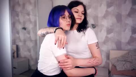 avaobierne online show from November 2025 07:02:02 PM