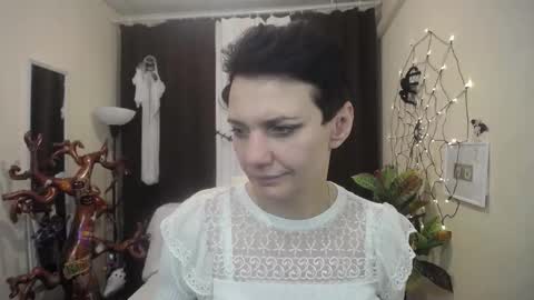 avasaturnian online show from October 2025 12:27:01 PM