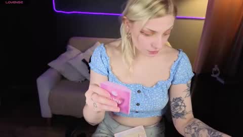 Snapshot of avasun chatting on March 2026 01:04:02 PM avasun online show from March 2026 01:04:02 PM