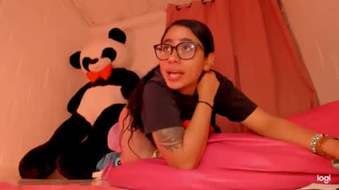 Snapshot of ave_fenix69 chatting on December 2024 04:33:02 AM Valery -- online show from December 2024 04:33:02 AM