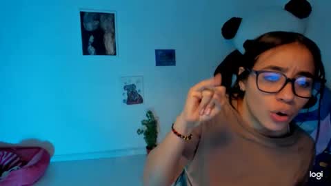 Snapshot of ave_fenix69 chatting on February 2025 02:19:01 AM Valery -- online show from February 2025 02:19:01 AM