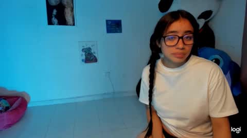 Snapshot of ave_fenix69 chatting on February 2025 03:54:01 AM Valery -- online show from February 2025 03:54:01 AM