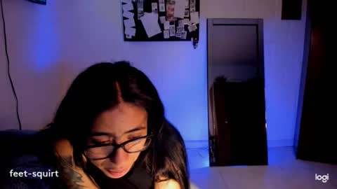 Snapshot of ave_fenix69 chatting on April 2026 02:42:01 AM Valery -- online show from April 2026 02:42:01 AM