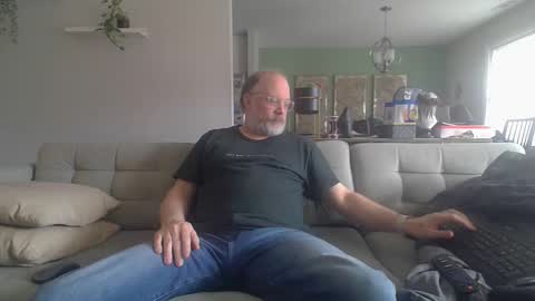 Snapshot of averagegreg chatting on March 2026 06:11:01 PM Greg online show from March 2026 06:11:01 PM