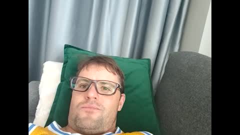 Snapshot of averagejoe2025 chatting on October 2025 04:31:02 AM averagejoe2025 online show from October 2025 04:31:02 AM