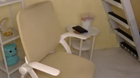 Rhian online show from October 2025 04:04:02 AM