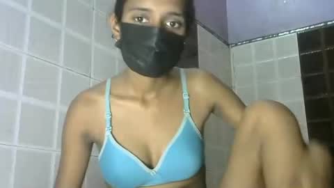 avery_lust01 online show from April 2026 06:40:01 AM
