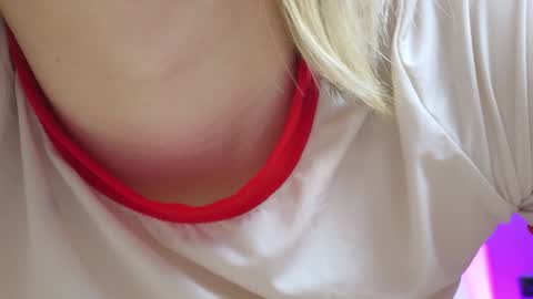 Snapshot of avgustina_love chatting on January 2025 02:39:01 PM avgustina_love online show from January 2025 02:39:01 PM