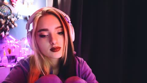 Snapshot of avi_nile chatting on December 2024 03:14:02 AM Avriel online show from December 2024 03:14:02 AM