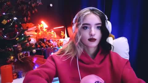 Snapshot of avi_nile chatting on December 2024 02:35:02 AM Avriel online show from December 2024 02:35:02 AM