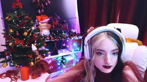 Snapshot of avi_nile chatting on December 2024 05:47:02 AM Avriel online show from December 2024 05:47:02 AM