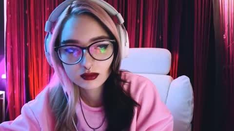 Snapshot of avi_nile chatting on February 2025 02:47:02 AM Avriel online show from February 2025 02:47:02 AM