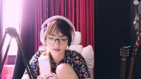 Avriel online show from May 2026 04:30:01 AM