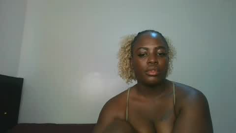 avian_babe1 online show from July 2026 10:18:02 AM