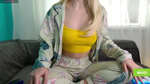 avr0ria online show from January 2025 08:43:01 PM