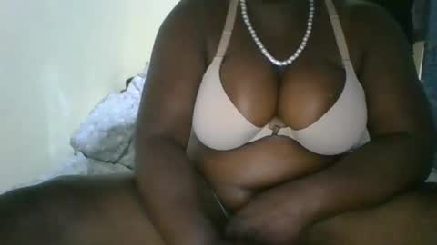 avril254 online show from October 2025 05:57:01 PM