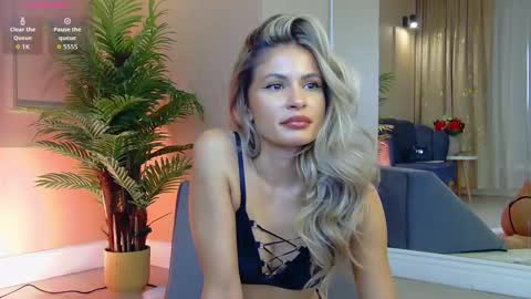 Snapshot of avrillcyrux chatting on October 2025 08:28:01 AM AVRILL CYRUX online show from October 2025 08:28:01 AM