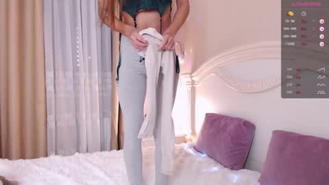 Avrora Inst online show from December 2024 01:50:01 AM